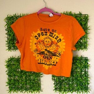 H&M sun tshirt flowy ☀️🧡